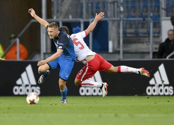 Zweikampf, Aktion Pavel Kaderabek TSG 1899 Hoffenheim gegen Nuno Sequeira Sporting Braga TSG 1899 Hoffenheim vs Sporting SC Braga Europa League 14.09.2017 TSG 1899 Hoffenheim vs Sporting SC Braga