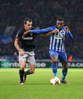 14.09.2017, Fussball UEFA Europa League 2017 2018, Gruppenphase, 1.Spieltag, Hertha BSC Berlin - Athletic Bilbao, im Olympiastadion Berlin. v.l. Inigo Lekue (Athletic Bilbao) gegen Salomon Kalou (Hertha BSC Berlin)