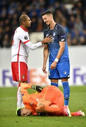 Torhueter Victor VALDES FC Barcelona Barca am Boden mit Raul Silva Sporting Braga (links) Sandro Wagner TSG 1899 Hoffenheim (Mitte) TSG 1899 Hoffenheim vs Sporting SC Braga Europa League 14.09.2017 TSG 1899 Hoffenheim vs Sporting SC Braga