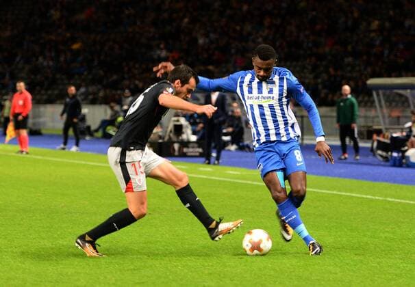 Fussball, Herren, Saison 2017 2018, UEFA Europa League (Gruppe J, 1. Spieltag), Hertha BSC - Athletic Bilbao, v. l. Inigo Lekue (Athletic Bilbao), Salomon Kalou (Hertha BSC), 14.09.2017, Copyright: xMichaelxHundtx xMatthiasxKochx