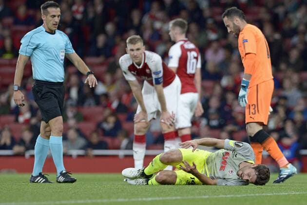 London, England 14.09.2017, UEFA Europa League - 2017 18 Season, 1st game day, FC Arsenal - 1. FC Koeln, Verletzung verletzt Schmerzen bei Jonas Hector ( Koeln ), Boden ( DeFodi521