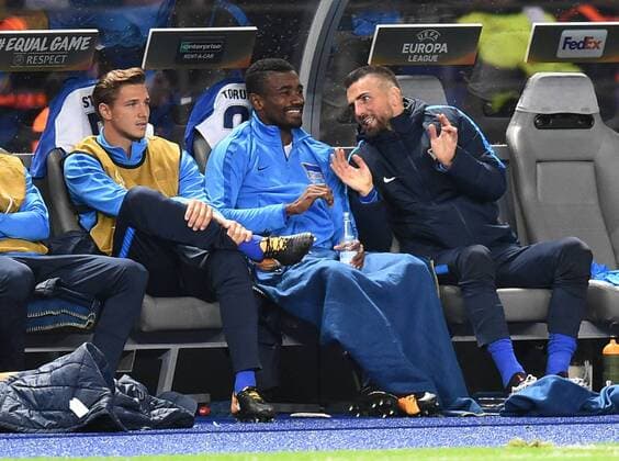 Fussball, Herren, Saison 2017 2018, UEFA Europa League (Gruppe J, 1. Spieltag), Hertha BSC - Athletic Bilbao, v. l. Niklas Stark (Hertha BSC) und die ausgewechselten Salomon Kalou (Hertha BSC) und Vedad Ibisevic (Hertha BSC) auf der Bank, 14.09.2017, Copyright: xMichaelxHundtx xMatthiasxKochx