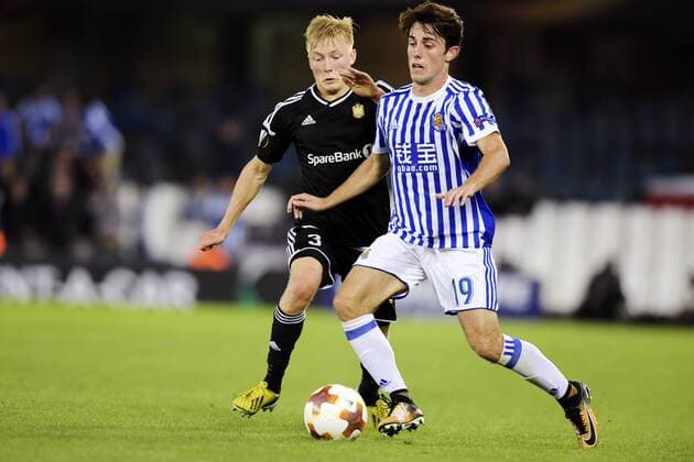 Fußball, EL, Real Sociedad San Sebastian - Rosenborg Trondheim 170914 Birger Meling, of Rosenborg, and Alvaro Odriozola, of Real Sociedad, in action during the UEFA Europa League match between Real Sociedad and Rosenborg on September 14, 2017 in San Sebastian. Photo: Vegard Wivestad GrÃ¸tt BILDBYRAN kod VG 170013  Copyright: VEGARDxWIVESTADxGRÃ?TT BB170914BB618
