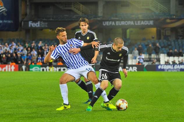 Fußball, EL, Real Sociedad San Sebastian - Rosenborg Trondheim September 14, 2017 - San Sebastian, Gipuzkoa - Basque Country, Spain - Milan Jevtovic of Rosenborg BK reacts Sergio Canales of Real Sociedad during the UEFA Europa League Group L football match between Real Sociedad and Rosenborg BK at the Anoeta Stadium, on 14 september 2017 in San Sebastian, Spain Real Sociedad v Rosenborg BK - UEFA Europa League  - ZUMAn230 20170914_zaa_n230_339 Copyright: xJosexIgnacioxUnanuex