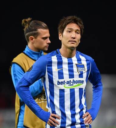 Genki Haraguchi (Hertha BSC), nach dem Spiel immer noch enttäuscht wegen seiner entgangenen Torchance, hinten Valentin Stocker (Hertha BSC), Hertha BSC Berlin - Athletic Bilbao Europa League, Gruppenphase, 1. Spieltag, Fußball, Fussball, soccer, Herren, Männer, Maenner, Deutschland, Germany Berlin, 14.9.2017, Olympiastadion