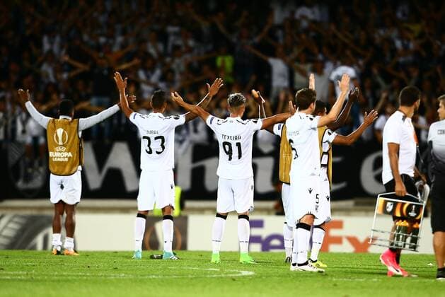 Fußball, EL, Vitoria Guimaraes - Red Bull Salzburg SOCCER - EL, Vitoria vs RBS GUIMARAES,PORTUGAL,14.SEP.17 - SOCCER - UEFA Europa League, group stage, Vitoria Guimaraes SC vs Red Bull Salzburg. Image shows the team of Vitoria. GEPAxpictures xFelixxRoittner