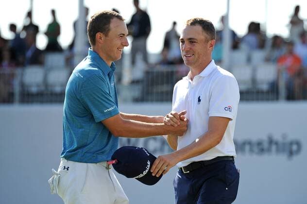 Golf, BMW Championship in Lake Forest LAKE FOREST, IL - SEPTEMBER 14: Jordan Spieth (left) and Justin Thomas (right) shake hands after completing 18th hole during the First Round of the BMW Championship on September 14, 2017, at Conway Farms Golf Club, in Lake Forest, IL. (Photo by Patrick Gorski Icon Sportswire) GOLF: SEP 14 PGA Golf Herren - BMW Championship - First Round Icon14091715 EDITORIAL USE ONLY