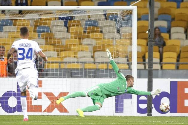 Fußball, EL, Dynamo Kiew - KF Skenderbeu Korca September 14, 2017 - Dynamo goalkeeper Maxym Koval skips a goal during the UEFA Europa League Group B soccer match between FC Dynamo Kyiv and FC SkoÂ«nderbeu , at the NSK Olimpiyskyi in Kyiv, Ukraine, September 14, 2017. The UEFA Europa League Group B soccer match between FC Dynamo Kyiv and FC SkÃ«nderbeu , at the NSK Olimpiyskyi in Kyiv. - ZUMAs334 80118177st Copyright: xAnatoliixStepanovx