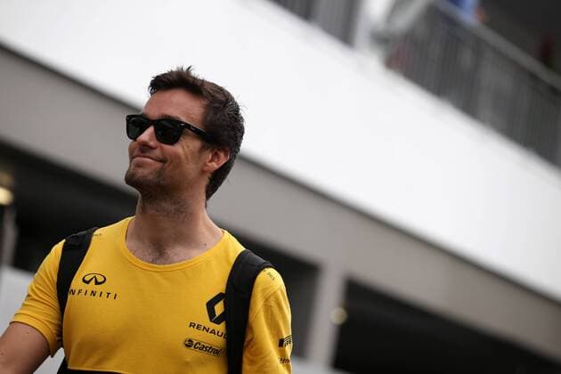 15.09.2017 - Jolyon Palmer (GBR) Renault F1 Team RS17 Singapore Grand Prix 14 - 17 September 2017 15.09.2017 - Jolyon Palmer (GBR) Renault Sport F1 Team RS17 