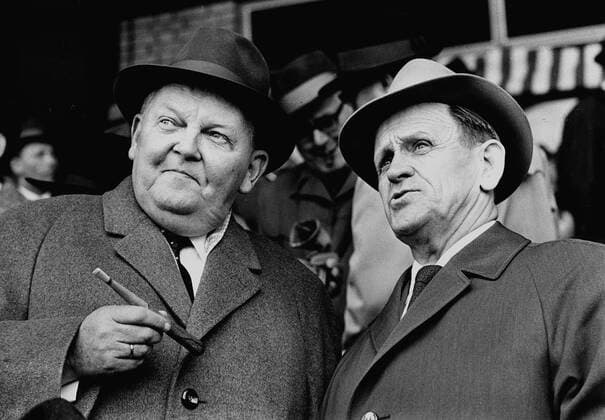 Endrunde um die Deutsche Fußballmeisterschaft. 1. FC Köln - Hamburger SV (1:0) am 28.04.1962 in Hannover. Bundestrainer Sepp Herberger (re.) und der Wirtschaftsminister und spätere Bundeskanzler Ludwig Erhard als Beobachter. *** Finals to The German Football championship 1 FC Cologne Hamburg SV 1 0 at 28 04 1962 in Hanover German coach Sepp Herberger right and the Minister of Economic Affairs and later Federal Chancellor Ludwig Erhard as Observers HM