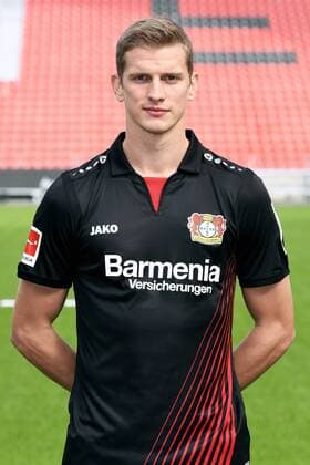 Fußball, GER, 1.BL, Porträttermin 2017 2018, Bayer Leverkusen: Lars Bender (LEV). Einzelbild, Portrait, Porträt.