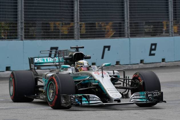 Lewis Hamilton; Mercedes Grand Prix, formula 1 GP, Singapore, 15.09.2017 Photo:mspb Stefan Schneider Lewis Hamilton; formula 1 GP, Singapore,