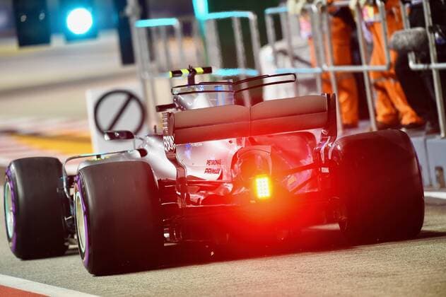 Bilder des Tages - SPORT Valtteri Bottas (FIN 77), Mercedes AMG Petronas Motorsport, Grosser Preis von Singapur 2017, 2 freies Training, Motorsport, Formel 1, 15.09.2017, Singapur Copyright: xAndre Eibner-Pressefotox EP_JAE
