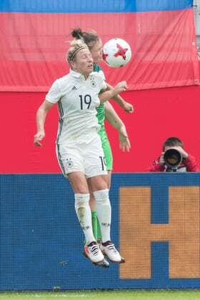 Ingolstadt, Germany 16.09.2017, FIFA World Cup WM Weltmeisterschaft Fussball Qualifier - 2017 18 Season, Germany - Slovenia, Kopfballduell mit Svenja Huth (GER) ( DeFodi527