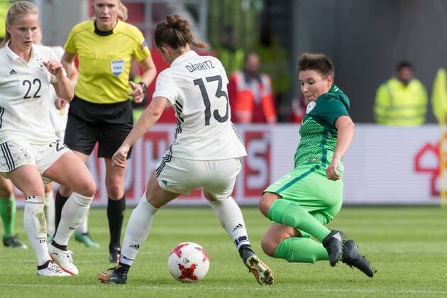 Ingolstadt, Germany 16.09.2017, FIFA World Cup WM Weltmeisterschaft Fussball Qualifier - 2017 18 Season, Germany - Slovenia, Zweikampf zwischen v.l. Sara Daebritz (GER) und Manja Rogan (SLO) ( DeFodi527