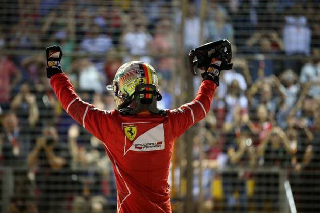 Bilder des Tages - SPORT 16.09.2017 - Qualifying, Sebastian Vettel (GER) Scuderia Ferrari SF70H pole position Singapore Grand Prix 14 - 17 September 2017 16.09.2017 - Qualifying, Sebastian Vettel (GER) Scuderia Ferrari SF70H pole position 