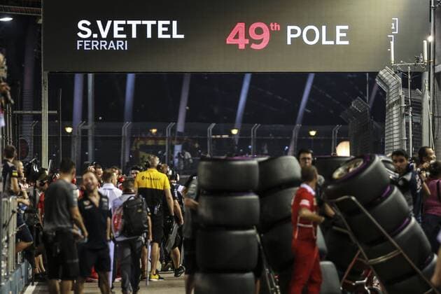 Motorsports: FIA Formula One World Championship WM Weltmeisterschaft 2017, Grand Prix of Singapore, 49th Pole of 5 Sebastian Vettel (GER, Scuderia Ferrari), Singapore Singapore