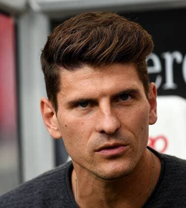 16.09.2017, xfux, Fussball 1.Bundesliga, VfB Stuttgart - VfL Wolfsburg, emspor, v.l. Mario Gomez (VfL Wolfsburg) Stuttgart