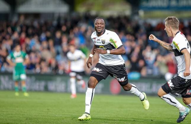 16.09.2017, Cashpoint Arena, Altach, AUT, 1. FBL, Cashpoint SCR Altach vs SK Rapid Wien, 8. Runde, im Bild Torjubel Bernard Tekpetey (SCR Altach) (SCR Altach) during Austrian Football Bundesliga Match, 8th round, between Cashpoint SCR Altach vs SK Rapid Wien at the Cashpoint Arena, Altach, Austria on 2017 09 16. Altach