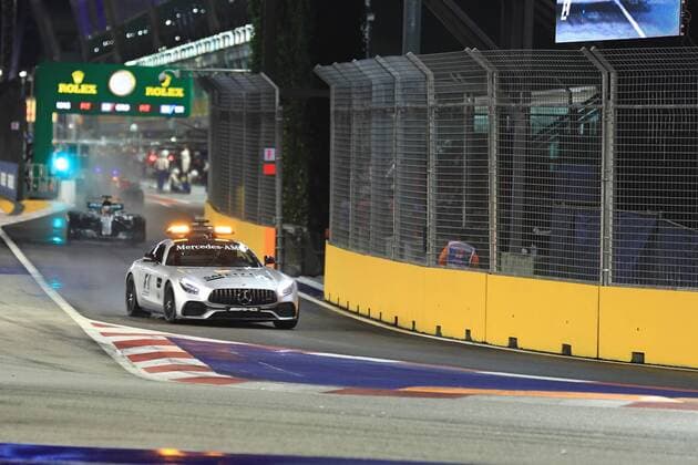 17th September 2017, Marina Bay Street Circuit, Singapore; Singapore Formula One Grand Prix, Race Day; safety car deployed after corner 1 damage to multiple cars including race leader Vettel  ActionPlus11931876
