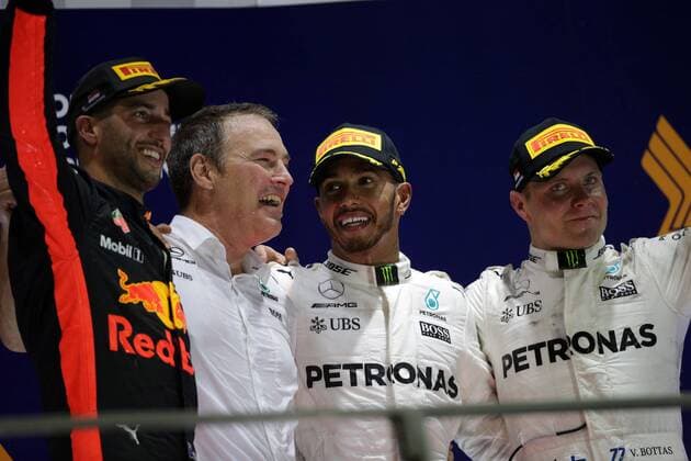 17.09.2017 - Race, 2nd place Daniel Ricciardo (AUS) Red Bull Racing RB13, Lewis Hamilton (GBR) Mercedes AMG F1 W08 race winner and 3rd place Valtteri Bottas (FIN) Mercedes AMG F1 W08 Singapore Grand Prix 14 - 17 September 2017 17.09.2017 - Race, 2nd place Daniel Ricciardo (AUS) Red Bull Racing RB13, Lewis Hamilton (GBR) Mercedes AMG F1 W08 race winner and 3rd place Valtteri Bottas (FIN) Mercedes AMG F1 W08 