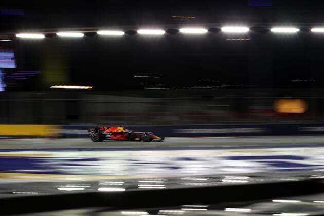 17.09.2017 - Race, Daniel Ricciardo (AUS) Red Bull Racing RB13 Singapore Grand Prix 14 - 17 September 2017 17.09.2017 - Race, Daniel Ricciardo (AUS) Red Bull Racing RB13 