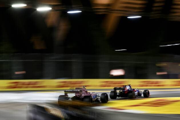 Motorsports: FIA Formula One World Championship WM Weltmeisterschaft 2017, Grand Prix of Singapore, 55 Carlos Sainz Junior (ESP, Scuderia Toro Rosso), 11 Sergio Perez (MEX, Sahara Force India F1 Team), Singapore Singapore