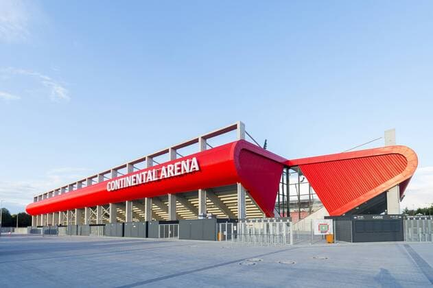 Fußball, 2. Liga, Saison 2017 2018, 6. Spieltag, SSV Jahn Regensburg - SG Dynamo Dresden, Sonntag (17.09.2017), Continental Arena, Regensburg. Außenansicht vom Stadion.