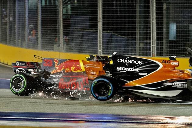 Crash, Max Verstappen (NEL 33), Red Bull Racing, Grosser Preis von Singapur 2017, Rennen, Motorsport, Formel 1, 17.09.2017, Singapur Copyright: xAndre Eibner-Pressefotox EP_JAE