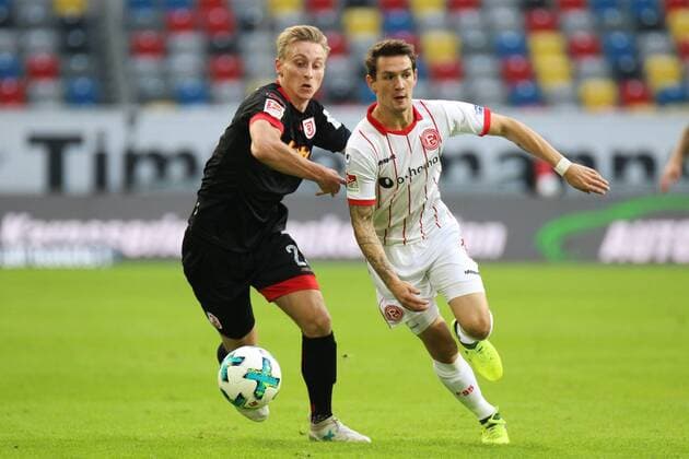 Bilder des Tages - SPORT Joshua Mees (SSV Jahn Regensburg 29) und Benito Raman (Fortuna Duesseldorf 9) im Zweikampf, Fussball - 2.Bundesliga - Fortuna Duesseldorf vs SSV Jahn Regensburg, Duesseldorf,20.09.2017, Duesseldorf *** Joshua Mees SSV Jahn Regensburg 29 and Benito Raman Fortuna Duesseldorf 9 in the Doubles Soccer 2 Bundesliga Fortuna Duesseldorf vs SSV Jahn Regensburg Duesseldorf 20 09 2017 Duesseldorf Copyright: xEibner-Pressefoto MarkxBohlax EP_MBA