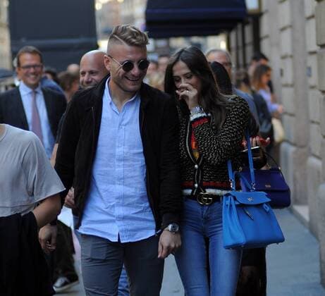Milan, Ciro Immobile and his wife Jessica in the center The attacker of Lazio and the National, Ciro Immobile comes to the center together with his wife Jessica Melena and two friends. Here they walk in via Montenapoleone, and Ciro occasionally stops to grant photo memory.  Copyright: xMimmoxCarrierox xIPAx xMimmoxCarrierox
