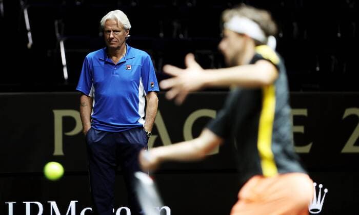 TENNIS - Laver Cup 2017 PRAGUE,CZECH REPUBLIC,22.SEP.17 - TENNIS - Laver Cup, Team Europe vs Team World. Image shows Bjoern Borg (SWE) and Dominic Thiem (AUT). GEPAxpictures xMatthiasxHauer
