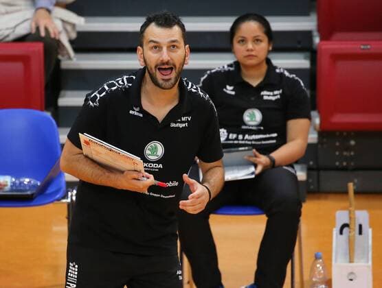 BAU 22.09.2017 Stuttgart Volleyball Allianz MTV Stuttgart vs. Shangai Bright Ubest, Trainer Giannis Athanasopoulos (Stuttgart) , Co-Trainerin Tamari Miyashiro (Stuttgart)