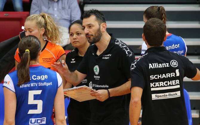 BAU 22.09.2017 Stuttgart Volleyball Allianz MTV Stuttgart vs. Shangai Bright Ubest, Trainer Giannis Athanasopoulos (Stuttgart)
