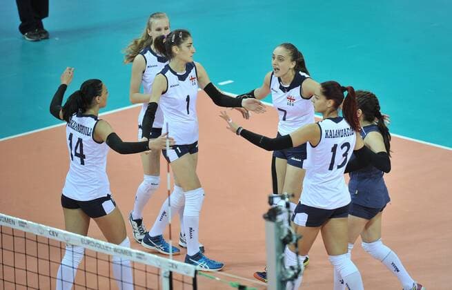 (170923) -- TBILISI, Sept. 23, 2017 -- Georgia s team celebrate after scoring during the match in Group B of the 2017 European Women s Volleyball Championship between Georgia and Italy in Tbilisi, Georgia, on Sept. 22, 2017. Italy won the match by 3-0. ) (SP)GEORGIA-TBILISI-EUROPEAN WOMEN S VOLLEYBALL CHAMPIONSHIP KulumbegashvilixTamuna 