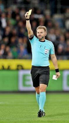 SOCCER - BL, Sturm vs Altach GRAZ,AUSTRIA,23.SEP.17 - SOCCER - tipico Bundesliga, SK Sturm Graz vs SCR Altach. Image shows referee Manuel Schuettengruber. GEPAxpictures xHansxOberlaender