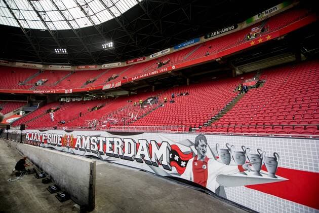 AMSTERDAM - Ajax - Vitesse , Voetbal , Seizoen 2017 2018 , Eredivisie , Johan Cruijff ArenA , 24-09-2017 , Ajax F-Side Amsterdam met nieuwe graffiti muur Ajax - Vitesse  x1726980x