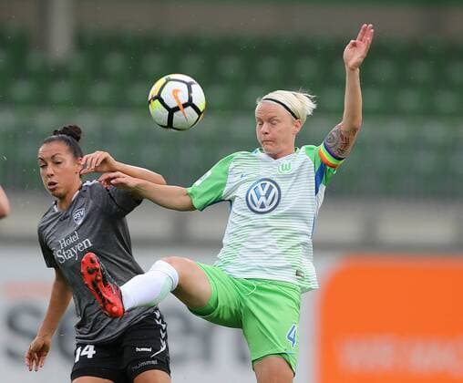 Bilder des Tages - SPORT Jessica King (FF USV Jena), Nilla Fischer (VfL Wolfsburg)