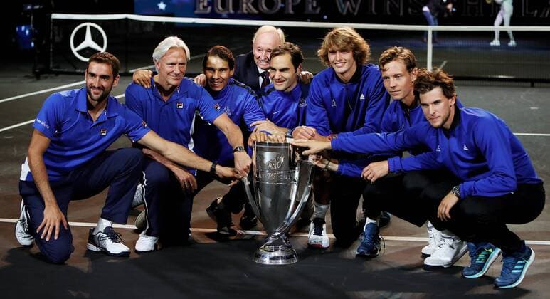 TENNIS - Laver Cup 2017 PRAGUE,CZECH REPUBLIC,24.SEP.17 - TENNIS - Laver Cup, Team Europe vs Team World, award ceremony. Image shows Marin Cilic (CRO), Bjoern Borg (SWE), Rafael Nadal (ESP), Rod Laver, Roger Federer (SUI), Alexander Zverev (GER), Tomas Berdych (CZE) and Dominic Thiem (AUT). GEPAxpictures xMatthiasxHauer