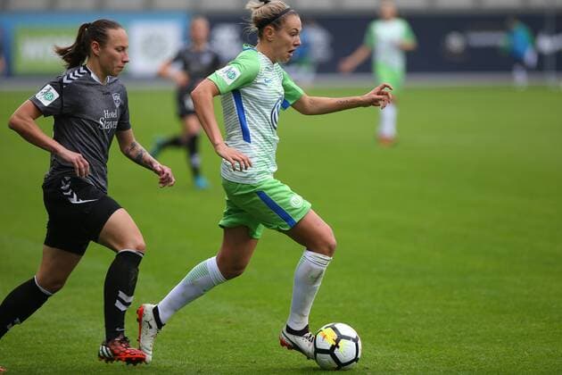 VfL vs Jena , Frauen Wolfsburg, Deutschland. 24.09.2017, FUßBALL - VfL Wolfsburg vs FF USV Jena, 1. Allianz Frauen Bundesliga, Saison 2017-18. Bild zeigt: Zsanett Jakabfi (VfL Wolfsburg) Wolfsburg
