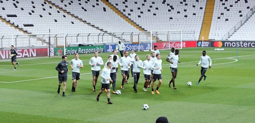 RB Leipzig - Training Fussball Champions League Istanbul, 25.09.2017, Vodafone Park, Fussball, UEFA Champions League, Gruppe G, 2.Spieltag , Besiktas Istanbul vs. RB Leipzig , Training am Vortag des Spieles. , Im Bild; RB Leipzig - Taining vor Stadionkulisse. ,