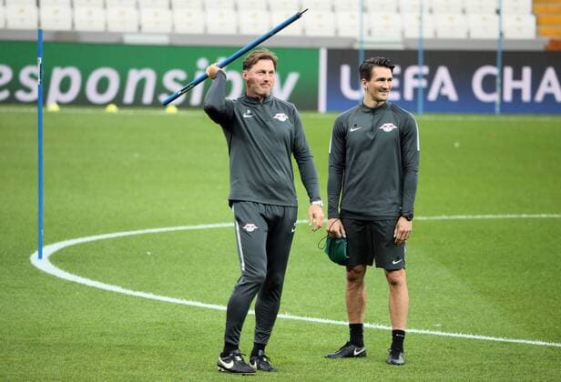 RB Leipzig - Training Fussball Champions League Istanbul, 25.09.2017, Vodafone Park, Fussball, UEFA Champions League, Gruppe G, 2.Spieltag , Besiktas Istanbul vs. RB Leipzig , Training am Vortag des Spieles. , Im Bild; Trainer Ralph Hasenhüttl Hasenhuettl und Athletiktrainer Nicklas Dietrich (beide RB Leipzig) ,