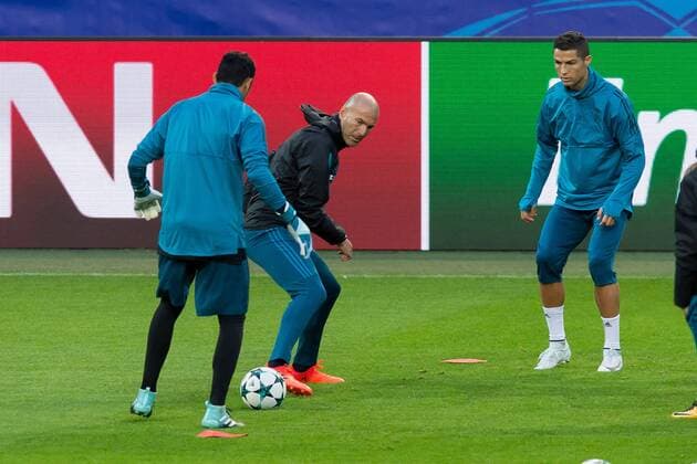 Dortmund, Germany, 25.09.2017, UEFA Champions League Training von Real Madrid, Trainer Zinedine Zidane (Real) und Cristiano Ronaldo (Real) ( DeFodi001