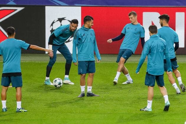 Dortmund, Germany, Training Real Madrid, Toni Kroos (Real Madrid) gestikuliert ( DeFodi507