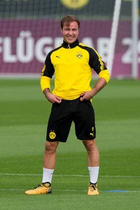 Dortmund, Germany, 2017-09-25, Training BV Borussia Dortmund, BVB, Mario Goetze (BVB) lacht, lachen ( DeFodi001