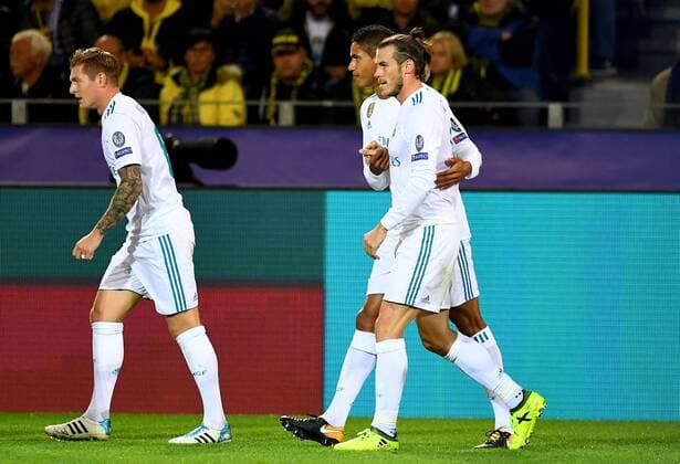 26.09.2017, xfux, Fussball Champions League, Borussia Dortmund - Real Madrid, emspor, v.l. Gareth Bale (Real Madrid) und Spieler Real Madrid Torjubel, Goal celebration, celebrate the goal zum 0:1 Dortmund