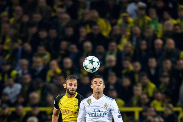 Oemer Toprak (Borussia Dortmund 36) im Kopfballduell gegen Cristiano Ronaldo (Real Madrid CF 7) beim Champions League Spiel zwischen Borussia Dortmund und Real Madrid am 26.09.2017, Dortmund Copyright: xSchuelerx xEibnerx-xPressefotox EP_EER