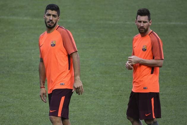 September 26, 2017 - Lisbon, Portugal - BarcelonaÃ¢â‚¬â ¢s forward Luis Suarez and BarcelonaÃ¢â‚¬â ¢s forward Lionel Messi during the training session at Alvalade stadium in Lisbon, on September 26, 2017, on the eve of the UEFA Champions League Group D football match Sporting CP vs FC Barcelona Barca (Photo by NurPhoto) FC Barcelona Training Session  - ZUMAn230 20170926_zaa_n230_220 Copyright: xFilipexAmorimx