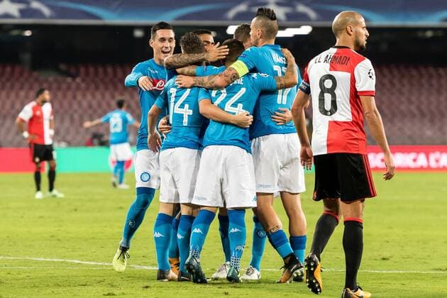 Napoli celebrate the goal of Dries Mertens of SSC Napoli during the UEFA Champions League group F match between SSC Napoli and Feyenoord Rotterdam on September 26, 2017 at the Stadio San Paolo in Naples, Italy UEFA Champions League 2017 2018 xVIxVIxImagesx xGerritxvanxKeulenxIVx 8863722