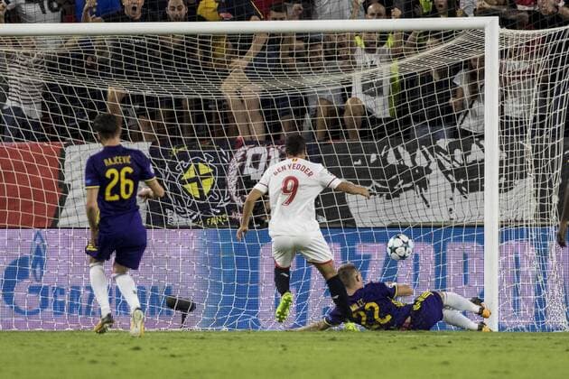 Fußball, CL, FC Sevilla - NK Maribor September 26, 2017 - Seville, Spain - Wissan Ben Yedder of Sevilla scores for 1-0 during the UEFA Champions League Group E soccer match between Sevilla FC and NK Maribor at Estadio Ramon Sanchez Pizjuan Soccer 2017 - Sevilla FC vs NK Maribor - ZUMAa142 20170926_zap_a142_017 Copyright: xDanielxGonzalezxAcunax